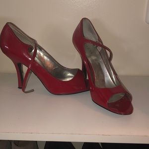 Red high heeled shoes.